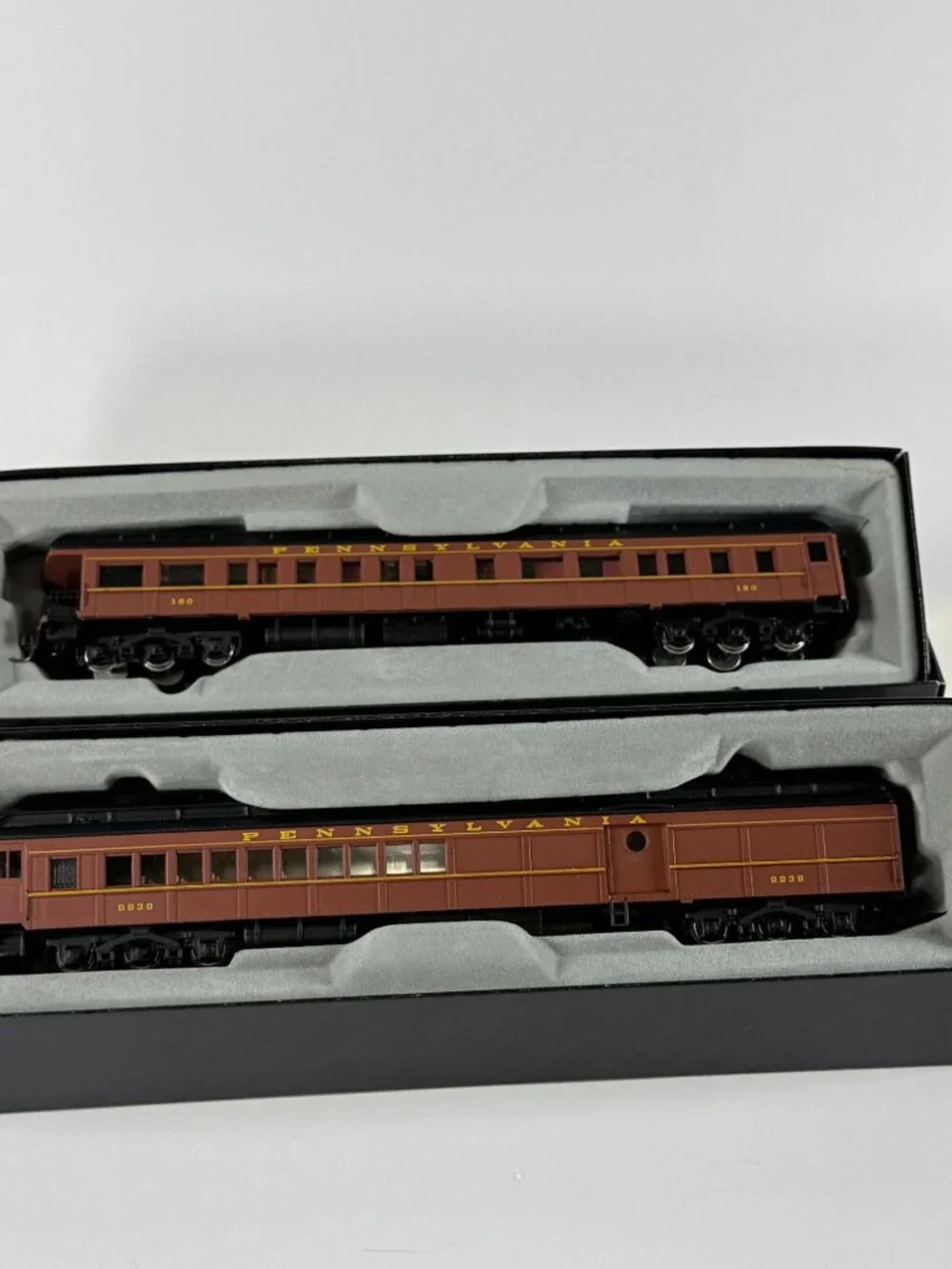 Spectrum Bachmann 2 HO Pennsylvania Cars 9939 & 180 Observation Combine